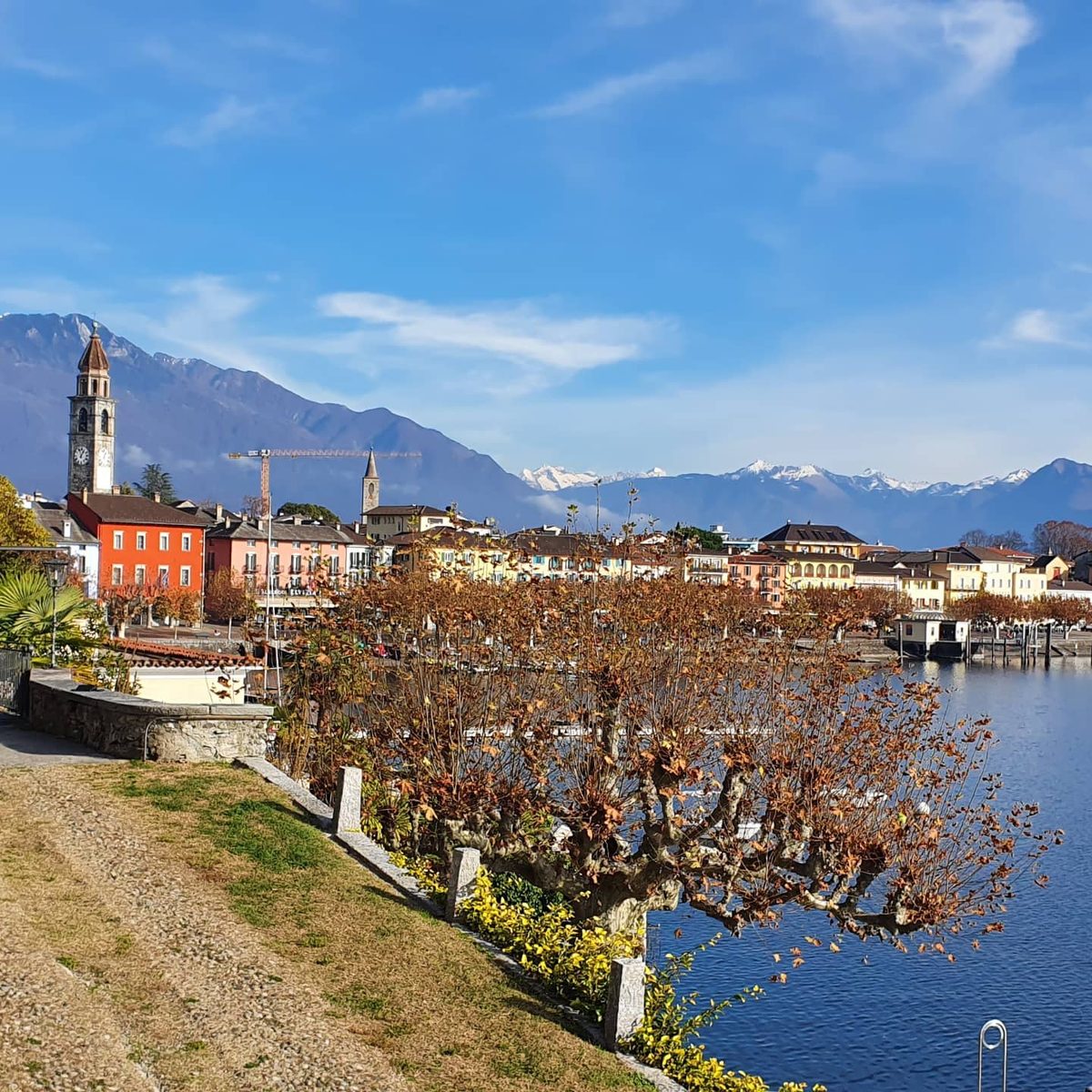 Uferpromenade von Ascona im Herbst