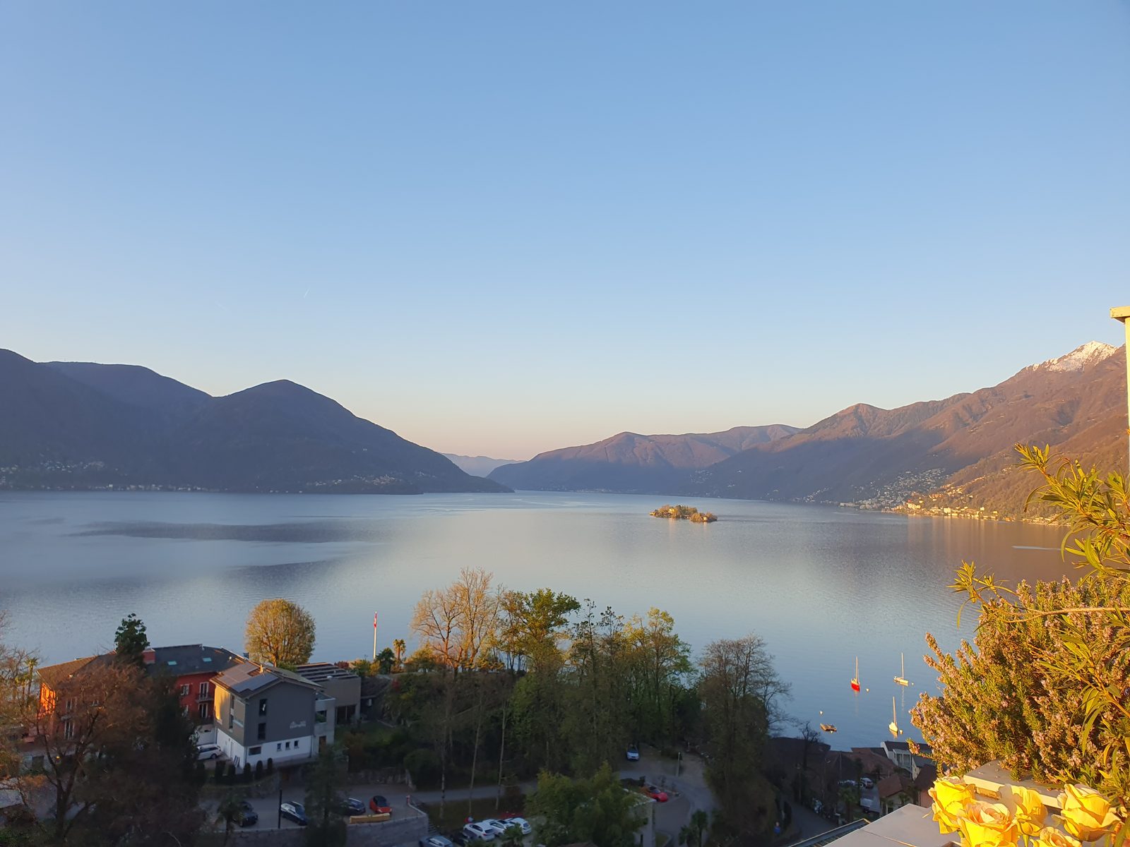 Morgenblick über den Lago Maggiore bei Ascona